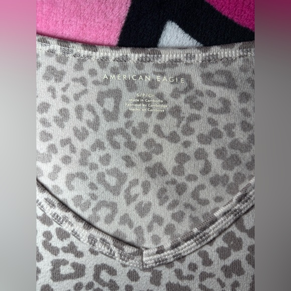 American Eagle Pullover - Picture 2 of 8